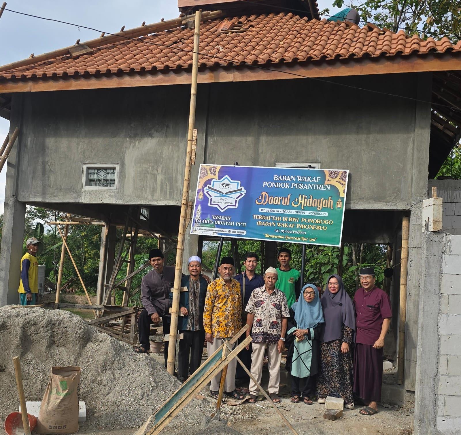 Pengajian di Atas Tanah Wakaf